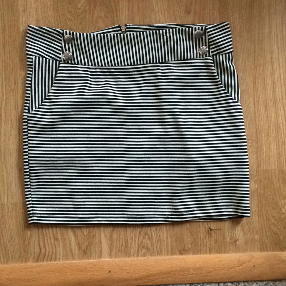 Striped mini skirt